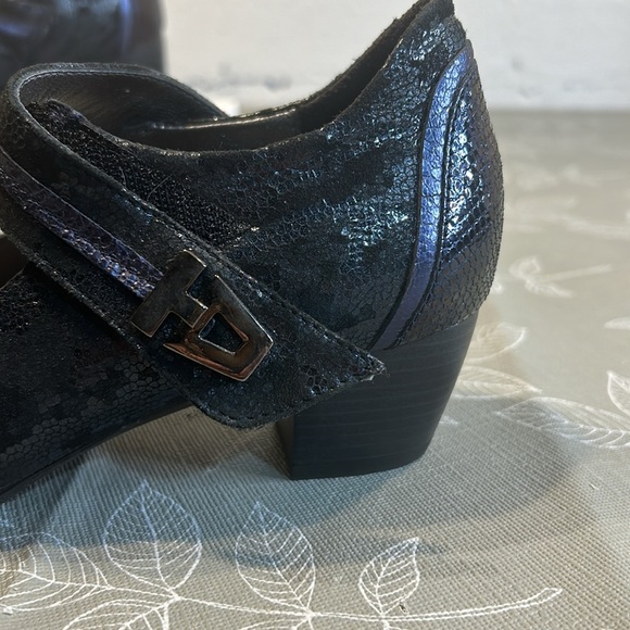 Ladies Artika Heels - Picture 5 of 8
